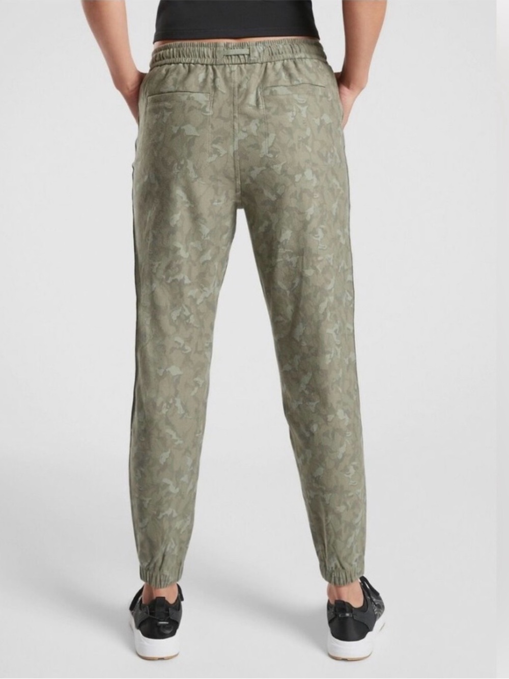 Athleta Farallon Stratum Camo Jogger Olive Green Size 8 - Picture 8 of 8